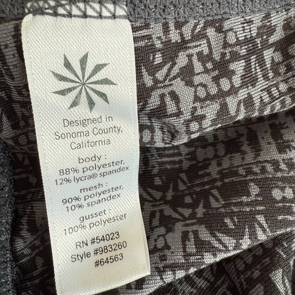 Athleta Bundle. 2 Pair of Leggings - Picture 5 of 14